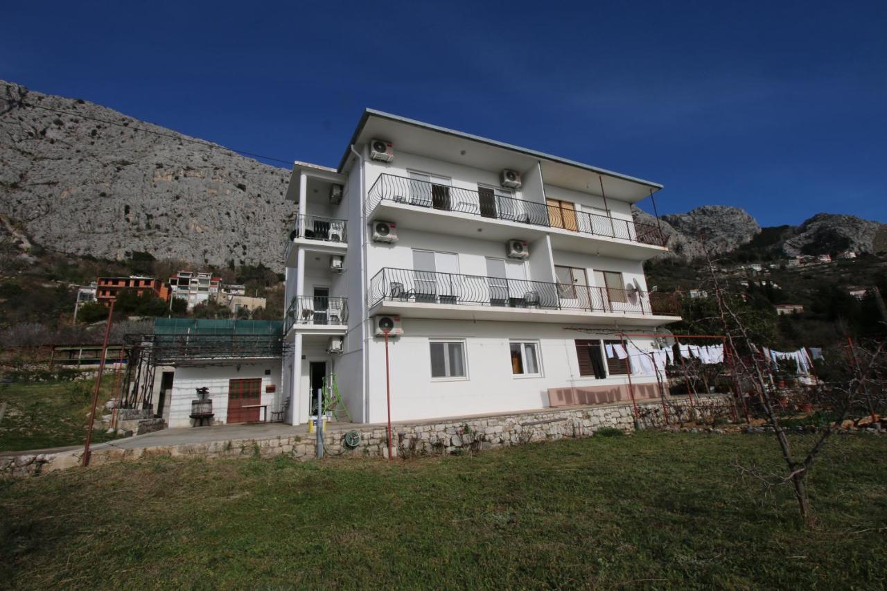 Apartment With 2 Balconies And Sea View Оміш Екстер'єр фото