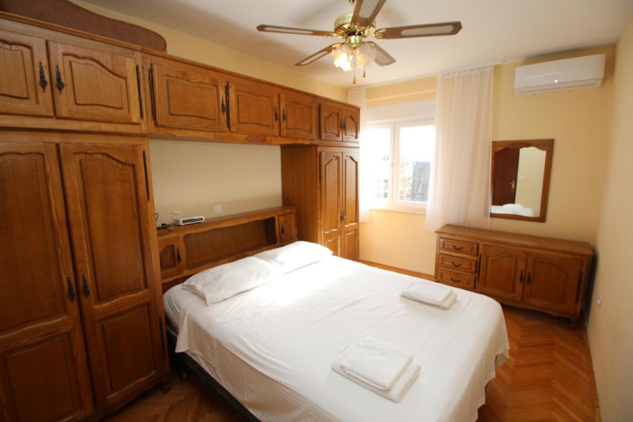 Apartment With 2 Balconies And Sea View Оміш Екстер'єр фото