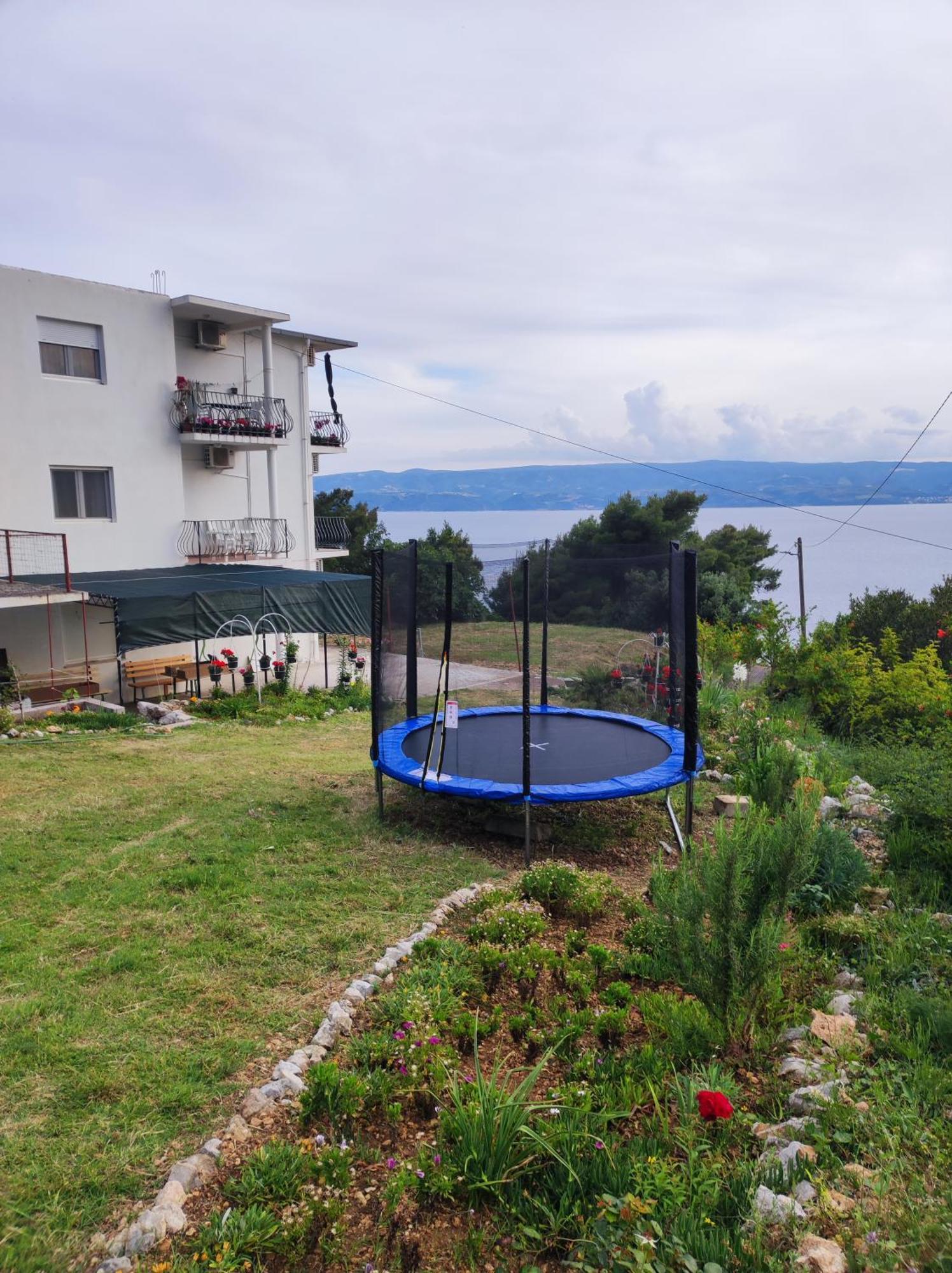 Apartment With 2 Balconies And Sea View Оміш Екстер'єр фото
