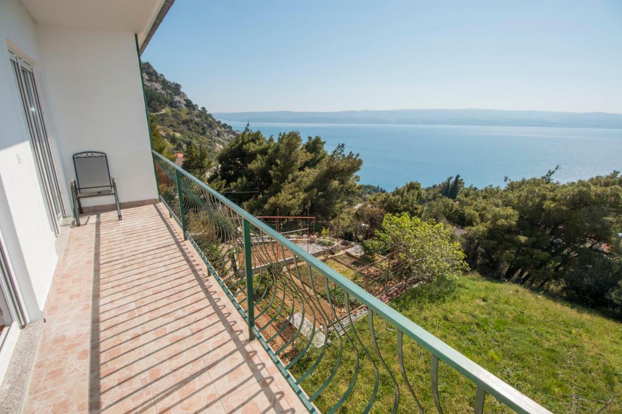 Apartment With 2 Balconies And Sea View Оміш Екстер'єр фото